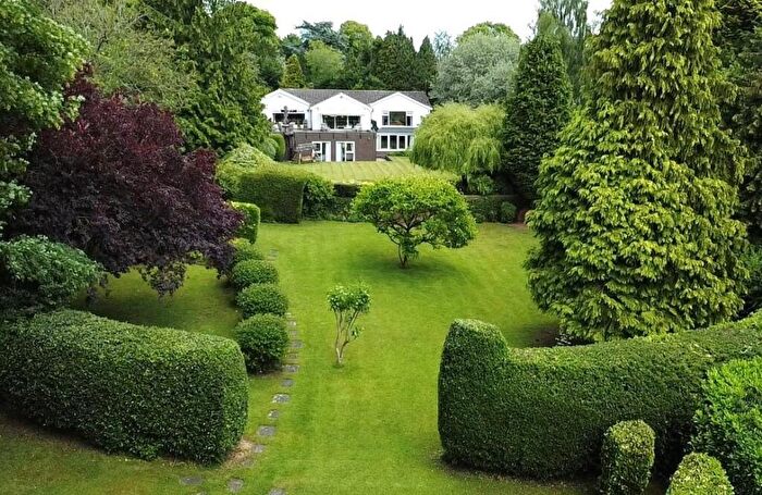 6 Bedroom Detached House For Sale In West Leys Road, Swanland, HU14