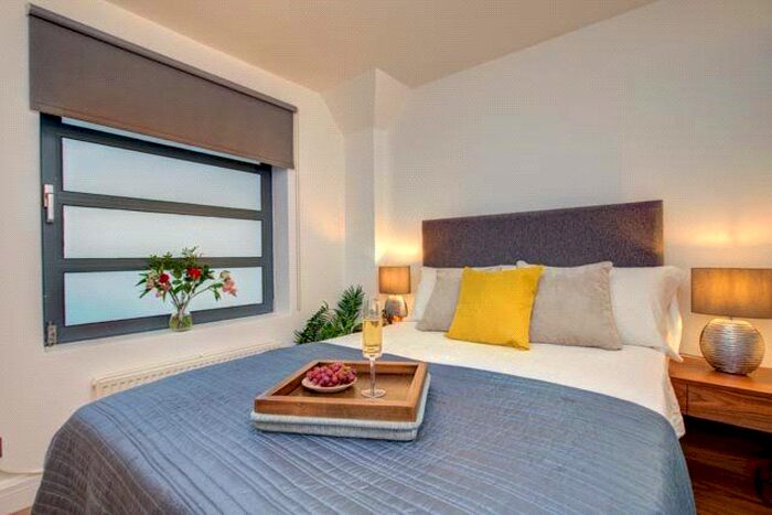 2 Bedroom Flat To Rent In North Mews, London, London, WC1N