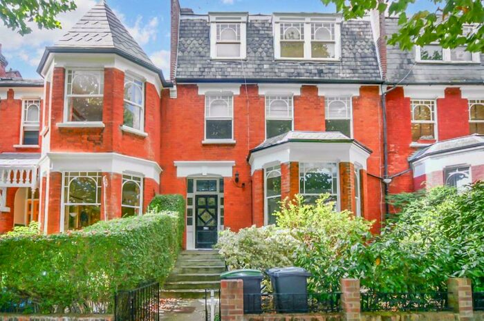 2 Bedroom Flat To Rent In Stapleton Hall Road, London, N4