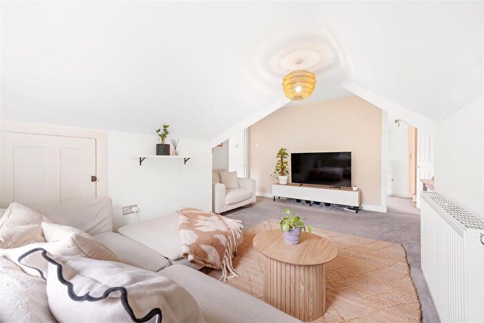 1 Bedroom Flat For Sale In Croydon Road, Anerley, London, SE20