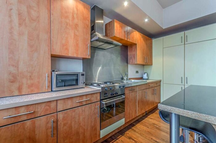 2 Bedroom Flat To Rent In City Road, London, EC1V