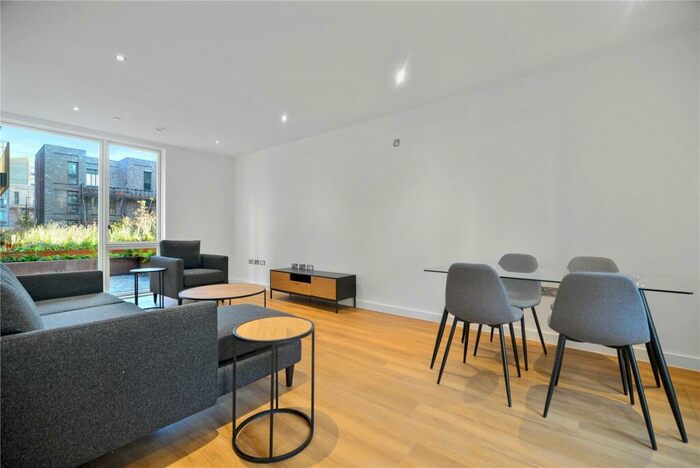 3 Bedroom Apartment To Rent In Peto Mews, London, E16