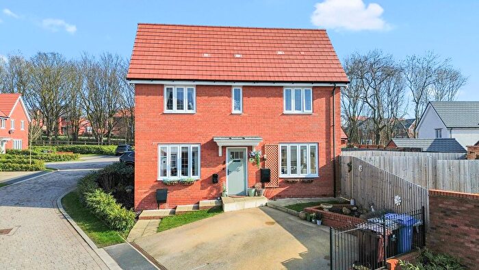 3 Bedroom Semi Detached House For Sale In Aspen Close, Whiston, L35