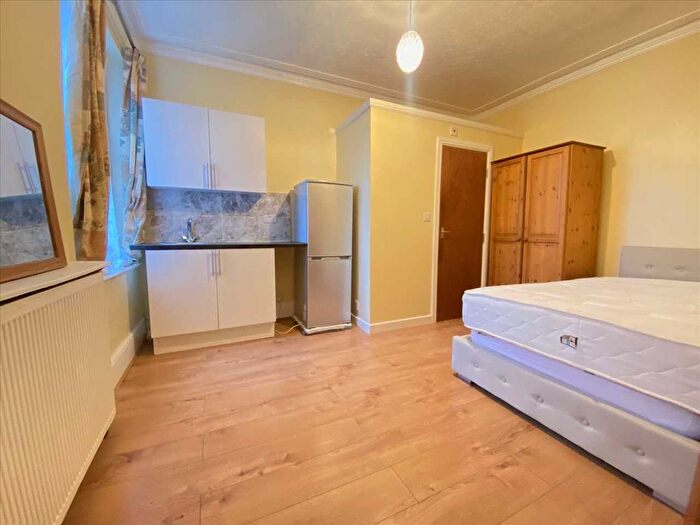 Studio To Rent In Broughton Road, West Ealing, W13