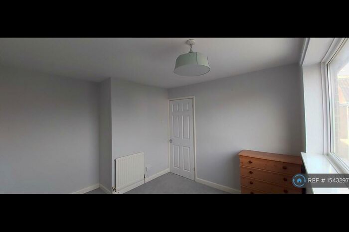 2 Bedroom Semi-Detached House To Rent In Dulverton Avenue, Swindon, SN3