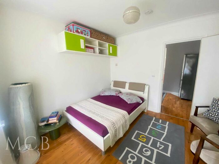 Studio To Rent In Harlington Road West, Feltham, Feltham, TW14