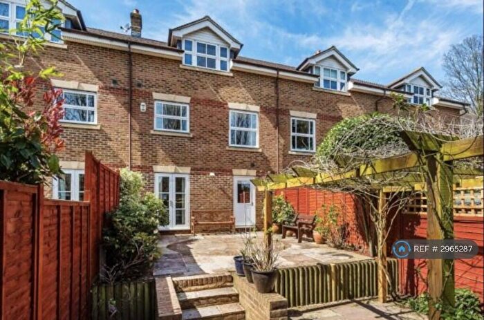 4 Bedroom Terraced House To Rent In Burns Close, Carshalton Beeches, SM5