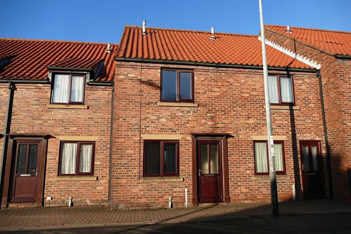 2 Bedroom Town House To Rent In Southgate, Market Weighton, YO43