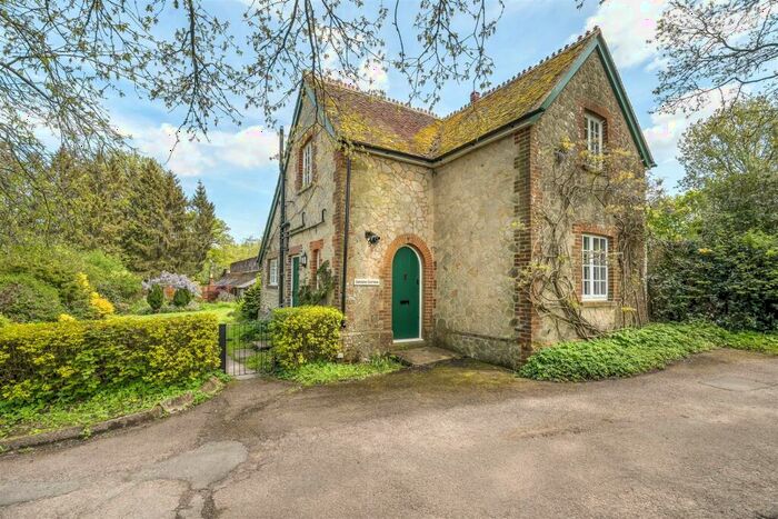 2 Bedroom Detached House To Rent In Foley Estate, Liphook, GU30