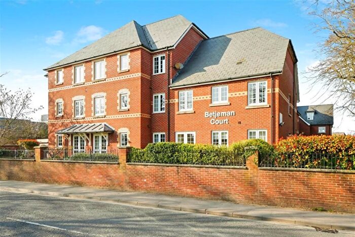 1 Bedroom Flat To Rent In Betjeman Court, Wantage, OX12