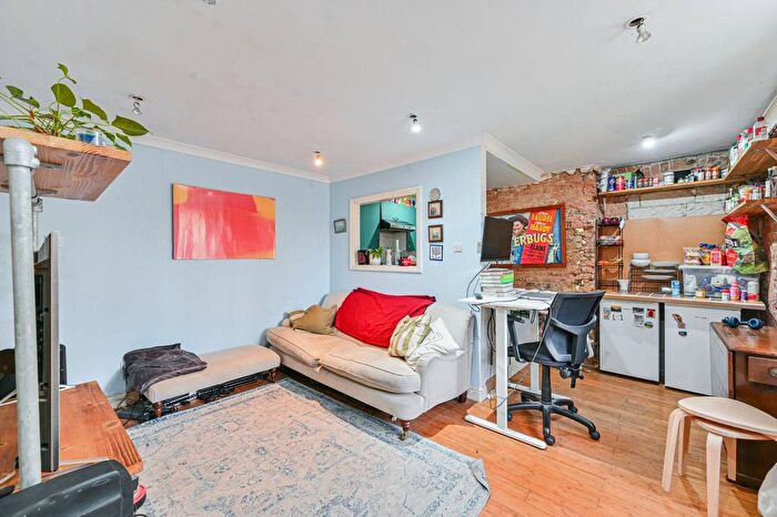 2 Bedroom Maisonette For Sale In Florence Road, New Cross, London, SE14