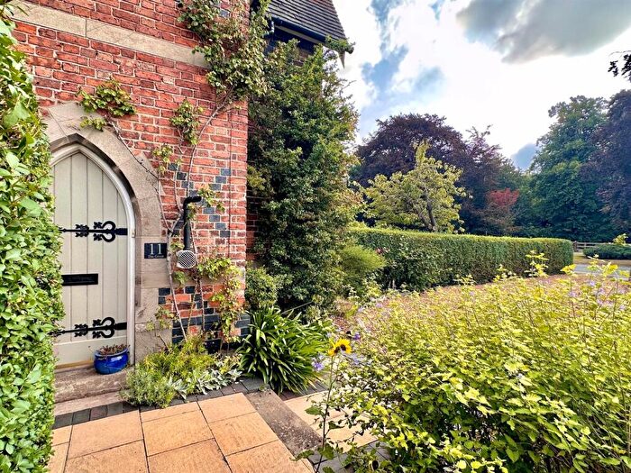 3 Bedroom Semi-Detached House For Sale In The Green, Reaseheath, Cheshire, CW5 - Photo 7