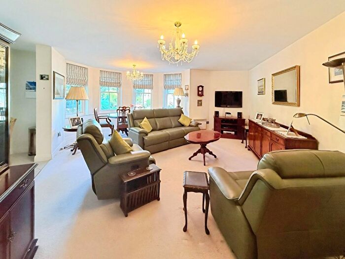 2 Bedroom Flat For Sale In Groby Road, Altrincham, WA14