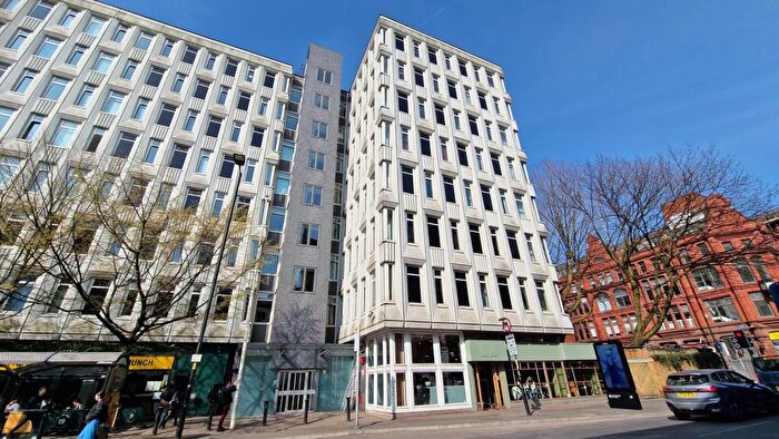 2 Bedroom Apartment To Rent In Lever Street, Manchester, M1