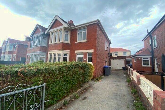 3 Bedroom Semi-Detached House To Rent In Ravenwood Avenue, Blackpool, FY4