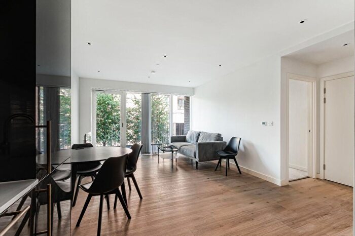 1 Bedroom Flat For Sale In Mary Neuner Road, Noel Park, N8