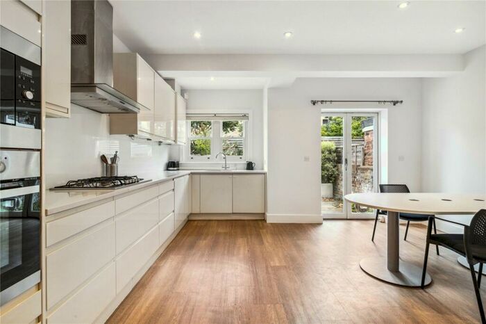 2 Bedroom Terraced House To Rent In Lillian Road, London, SW13
