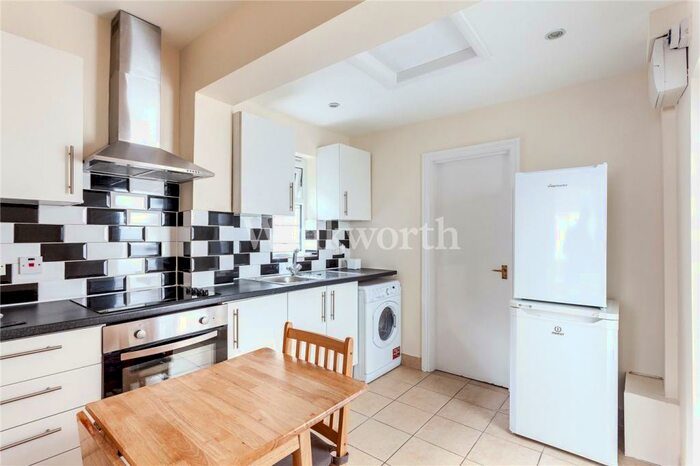 Studio To Rent In Finchley Road, London, NW11