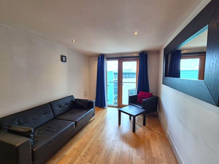 1 Bedroom Flat To Rent In Crozier House, Clarence Dock, Leeds, LS10
