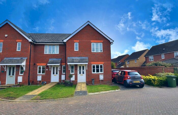 3 Bedroom End Of Terrace House For Sale In Forester Close, Pinewood, Ipswich, IP8