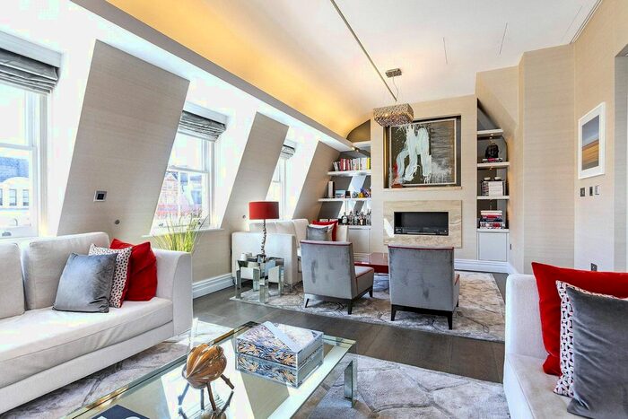 2 Bedroom Flat To Rent In Queen's Gate, South Kensington, SW7