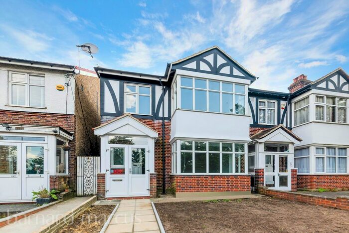 3 Bedroom Property To Rent In London Road, Morden, SM4