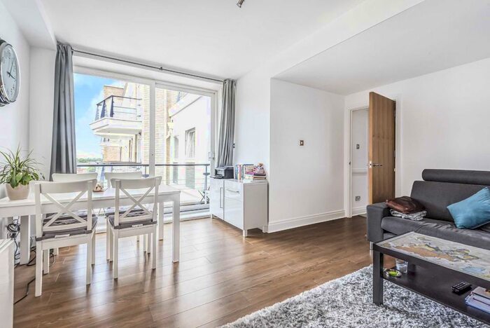 1 Bedroom Flat To Rent In Smugglers Way, London, SW18