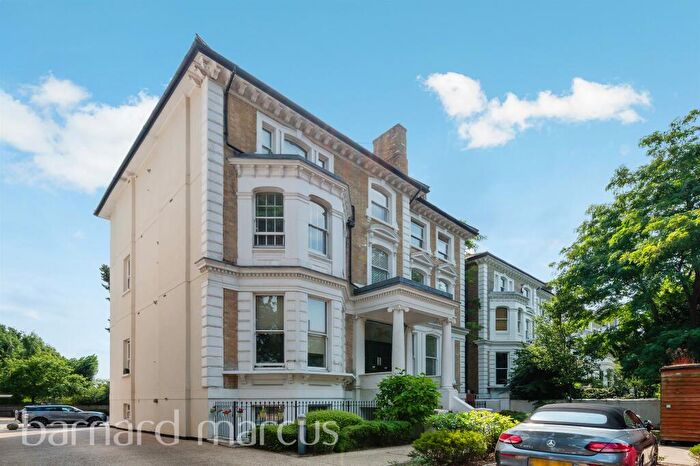 2 Bedroom Flat For Sale In Langley Road, Surbiton, KT6