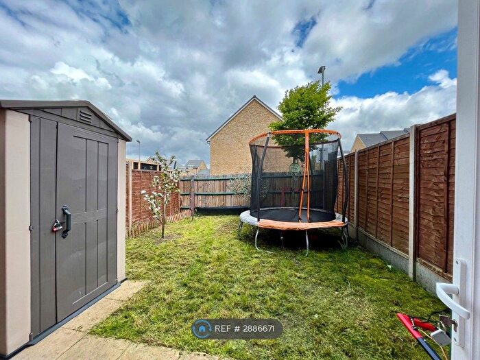4 Bedroom Semi-detached House To Rent In Burroughs Drive, Dartford, DA1