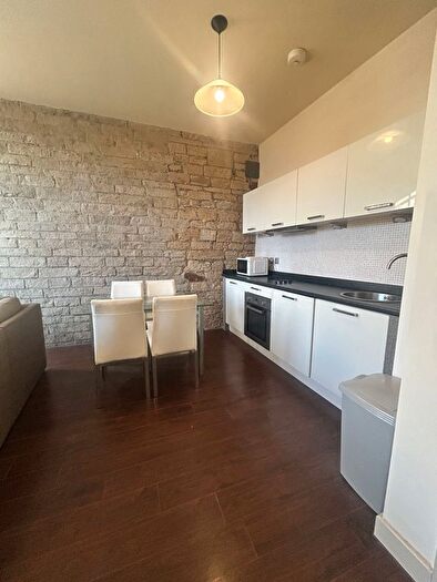 1 Bedroom Flat To Rent In Blakeridge Lane, Batley, WF17