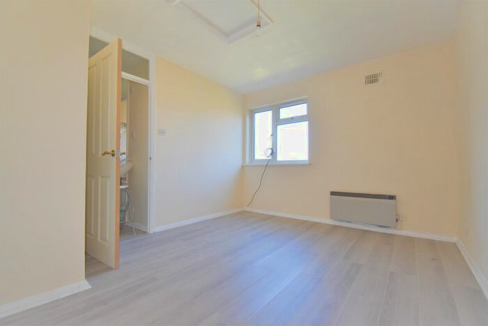 1 Bedroom Terraced House To Rent In Winifred Road, Erith, DA8