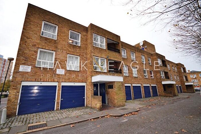 2 Bedroom Flat To Rent In Hobday Street, London, Greater London., E14