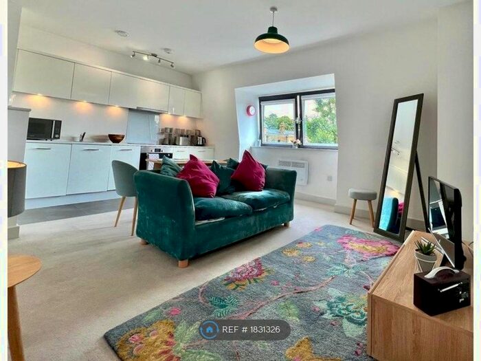 1 Bedroom Flat To Rent In Sheet Street, Windsor, SL4