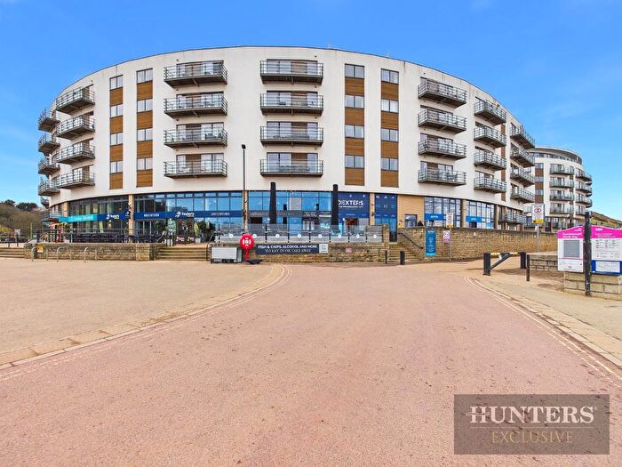 3 Bedroom Flat For Sale In Peasholm Gap, Scarborough, YO12