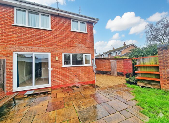 3 Bedroom Terraced House To Rent In Hardy Close, Aylesbury, Buckinghamshire, HP21