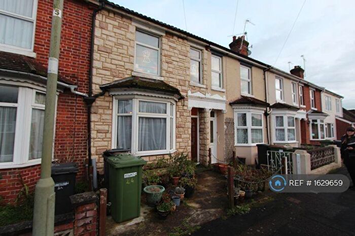 3 Bedroom Terraced House To Rent In Consort Road, Eastleigh, SO50