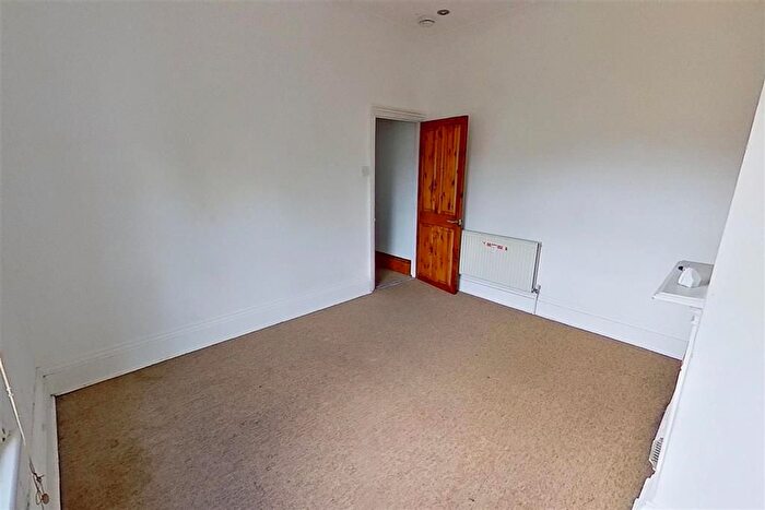2 Bedroom Block Of Flats For Sale In High Ridge Road, Hemel Hempstead, HP3
