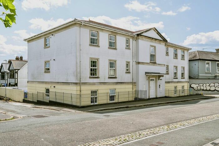 2 Bedroom Flat To Rent In Greenbank Terrace, Greenbank, Plymouth, PL4