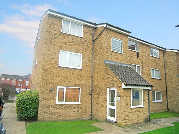 1 Bedroom Apartment To Rent In Swans Hope, Loughton, IG10