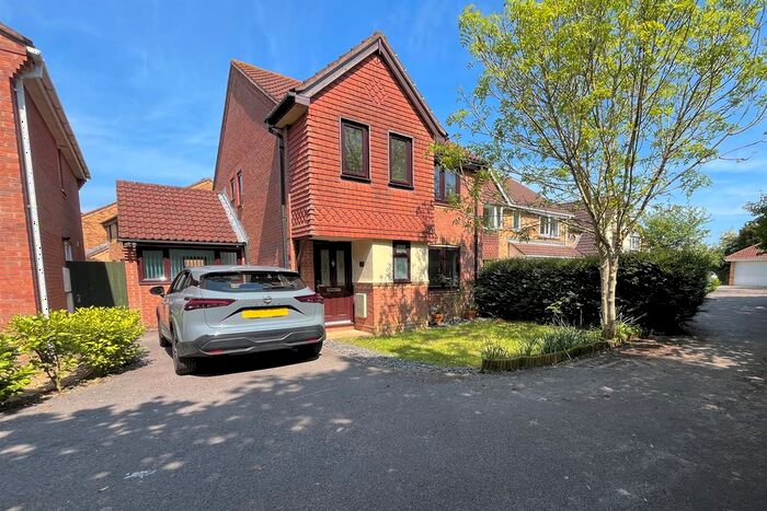 3 Bedroom Detached House To Rent In Old Copse Road, Havant, Hampshire, PO9