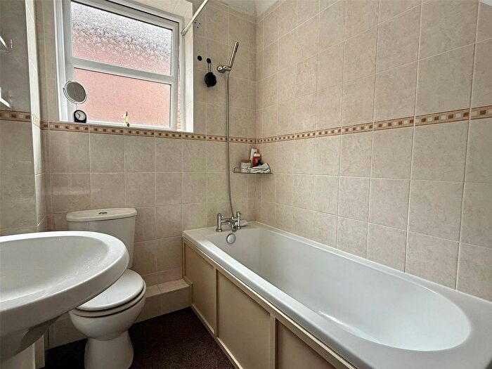 1 Bedroom Flat For Sale In Keyhaven Road, Milford On Sea, Lymington, Hampshire, SO41
