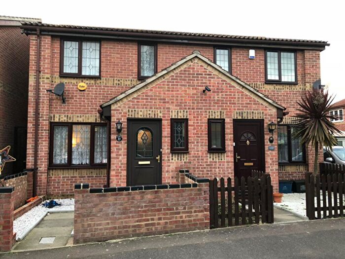 3 Bedroom Semi-Detached House To Rent In Crystal Way, Dagenham, Essex, RM8