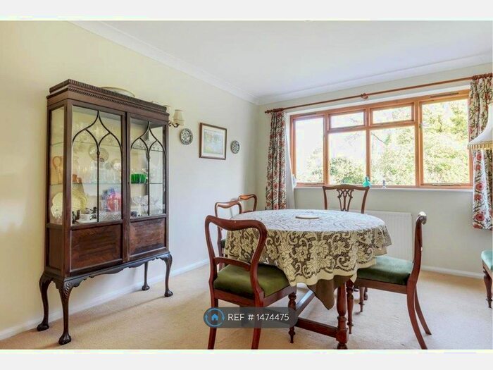 5 Bedroom Detached House To Rent In Heath Ride, Finchampstead, Wokingham, RG40