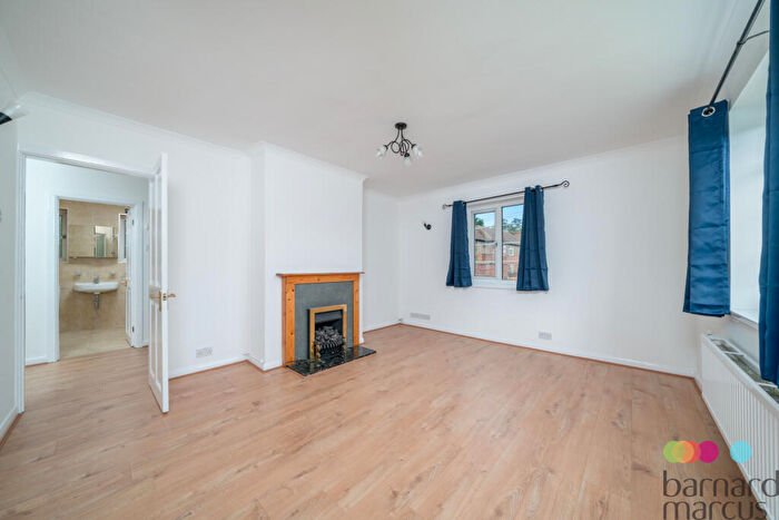 3 Bedroom Apartment To Rent In Frith Court, London, NW7