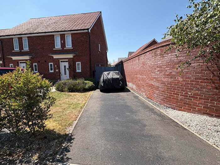 3 Bedroom Semi-Detached House For Sale In Penrith Drive, Littleover, DE23