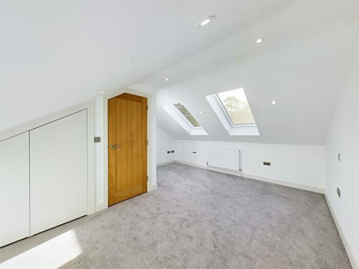 3 Bedroom Terraced House For Sale In West Green, Crawley, RH11