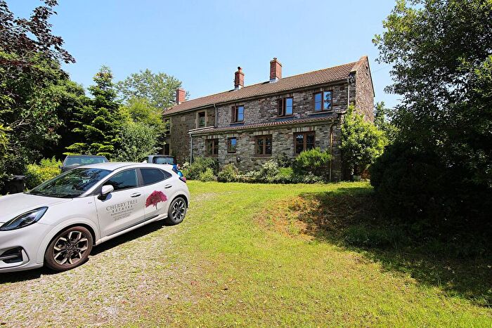 3 Bedroom Link Detached House For Sale In Starlings, Northend, Bristol, BS39
