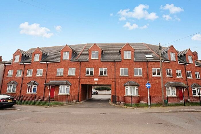 2 Bedroom Flat To Rent In Freeman Court, Wellingborough, NN8
