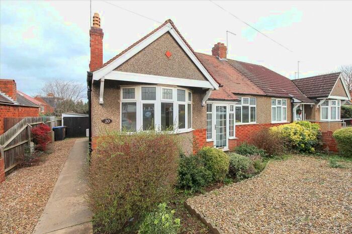 3 Bedroom Bungalow To Rent In Gloucester Avenue, Northampton, NN4