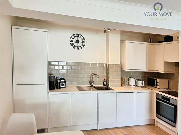 2 Bedroom Flat For Sale In Cedar Road, Sutton, SM2